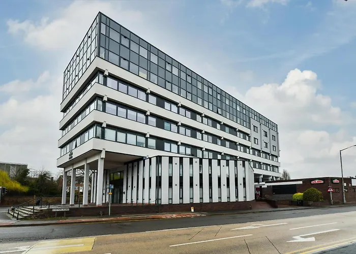 Carlton Heights - A Beautiful, Inviting And Modern 2 Bedroom Apartment, Perfect For Corporate Stays And Leisure